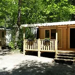 Camping Les Acacias 3*