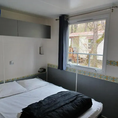 Camping Les Acacias 3*