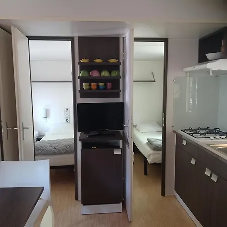 Les Acacias بيت خشبي Vercheny