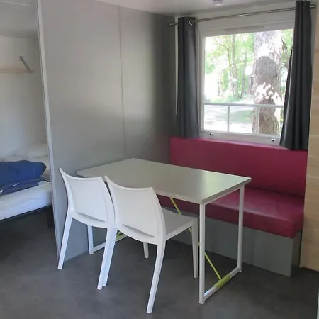 Camping Les Acacias 3*