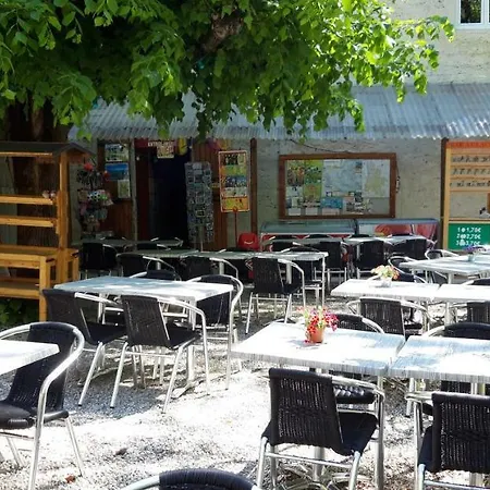 Les Acacias Camping 3*
