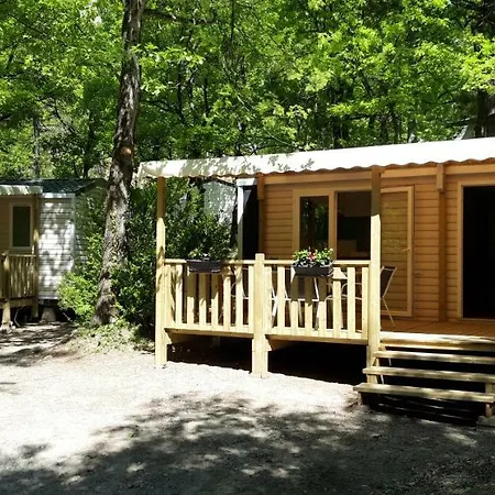 Camping Les Acacias 3*