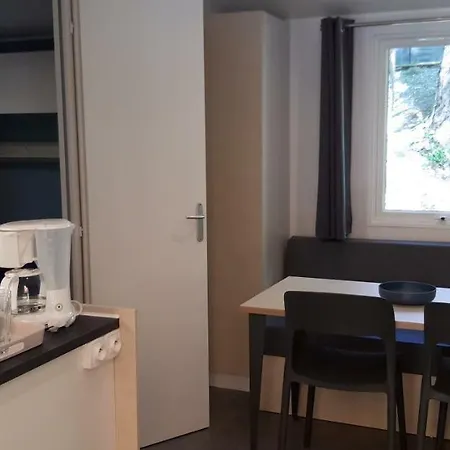 אתר קמפינג Les Acacias 3*